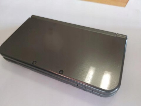 KONSOLA NEW NINTENDO 3DS XL CZARNA - GÓRNY EKRAN IPS + ŁADOWARKA KONSOLA NEW NINTENDO 3DS XL CZARNA - GÓRNY EKRAN IPS + ŁADOWARKA
