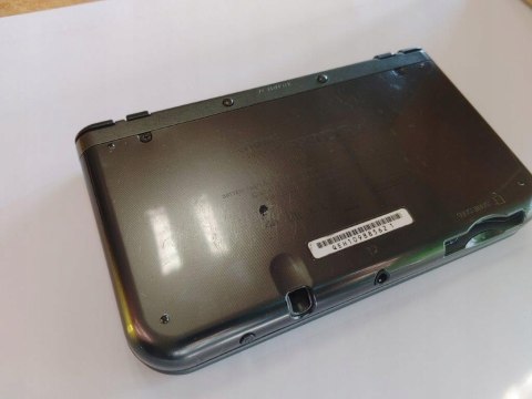 KONSOLA NEW NINTENDO 3DS XL CZARNA - GÓRNY EKRAN IPS + ŁADOWARKA KONSOLA NEW NINTENDO 3DS XL CZARNA - GÓRNY EKRAN IPS + ŁADOWARKA