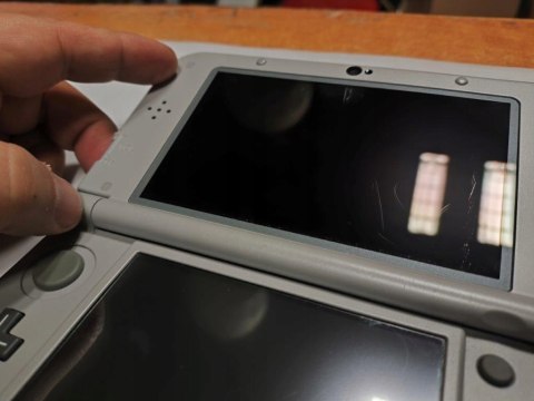 KONSOLA NEW NINTENDO 3DS XL SNES EDITION + ŁADOWARKA + RYSIK KONSOLA NEW NINTENDO 3DS XL SNES EDITION + ŁADOWARKA + RYSIK