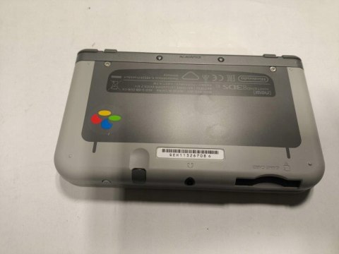 KONSOLA NEW NINTENDO 3DS XL SNES EDITION + ŁADOWARKA + RYSIK KONSOLA NEW NINTENDO 3DS XL SNES EDITION + ŁADOWARKA + RYSIK