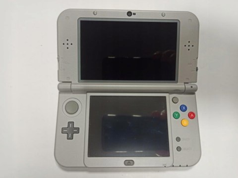 KONSOLA NEW NINTENDO 3DS XL SNES EDITION + ŁADOWARKA KONSOLA NEW NINTENDO 3DS XL SNES EDITION + ŁADOWARKA
