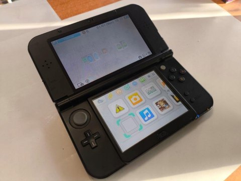 KONSOLA NEW NINTENDO 3DS XL SOLGALEO & LUNALA IPS + RYSIK + PUDEŁKO + ŁAD KONSOLA NEW NINTENDO 3DS XL SOLGALEO & LUNALA IPS + RYSIK + PUDEŁKO + ŁAD