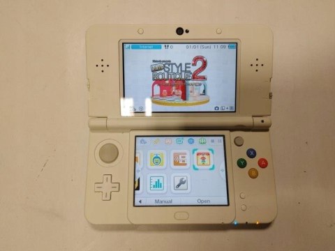KONSOLA NEW NINTENDO 3DS + ŁADOWARKA + RYSIK + ETUI + GRA KONSOLA NEW NINTENDO 3DS + ŁADOWARKA + RYSIK + ETUI + GRA