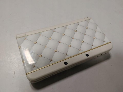 KONSOLA NEW NINTENDO 3DS + ŁADOWARKA + RYSIK + ETUI + GRA KONSOLA NEW NINTENDO 3DS + ŁADOWARKA + RYSIK + ETUI + GRA
