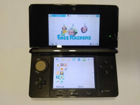 KONSOLA NINTENDO 3DS CZARNA + ŁADOWARKA + RYSIK + KARTA PAMIĘCI + ŁAD KONSOLA NINTENDO 3DS CZARNA + ŁADOWARKA + RYSIK + KARTA PAMIĘCI + ŁAD