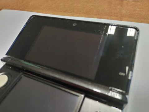KONSOLA NINTENDO 3DS CZARNA + ŁADOWARKA + RYSIK + KARTA PAMIĘCI + ŁAD KONSOLA NINTENDO 3DS CZARNA + ŁADOWARKA + RYSIK + KARTA PAMIĘCI + ŁAD