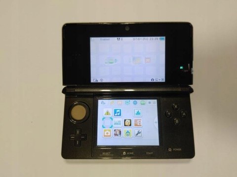 KONSOLA NINTENDO 3DS CZARNA + ŁADOWARKA + RYSIK + KARTA PAMIĘCI + ŁAD KONSOLA NINTENDO 3DS CZARNA + ŁADOWARKA + RYSIK + KARTA PAMIĘCI + ŁAD
