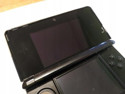 KONSOLA NINTENDO 3DS CZARNA + ŁADOWARKA + RYSIK + KARTA PAMIĘCI + ŁAD KONSOLA NINTENDO 3DS CZARNA + ŁADOWARKA + RYSIK + KARTA PAMIĘCI + ŁAD