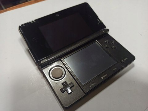 KONSOLA NINTENDO 3DS CZARNA + PUDEŁKO + DOCK + ŁAD + INSTRUKCJE + 22 GRY !! KONSOLA NINTENDO 3DS CZARNA + PUDEŁKO + DOCK + ŁAD + INSTRUKCJE + 22 GRY !!