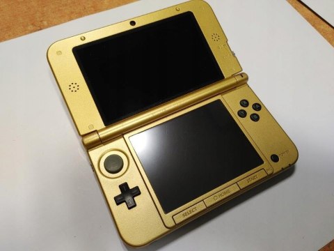 KONSOLA NINTENDO 3DS XL A LINK BETWEEN WORLDS LIMITED EDITION KONSOLA NINTENDO 3DS XL A LINK BETWEEN WORLDS LIMITED EDITION