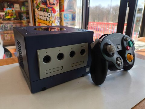 KONSOLA NINTENDO GAMECUBE + PAD + PRZEJŚCIÓWKA NA HDMI + KABEL AV +ZASILACZ KONSOLA NINTENDO GAMECUBE + PAD + PRZEJŚCIÓWKA NA HDMI + KABEL AV +ZASILACZ