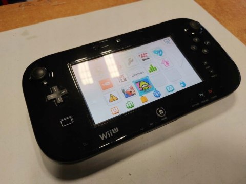 KONSOLA NINTENDO WII U 32GB + GAMEPAD + GRA MARIO KART 8 + GRA SPLATOON KONSOLA NINTENDO WII U 32GB + GAMEPAD + GRA MARIO KART 8 + GRA SPLATOON