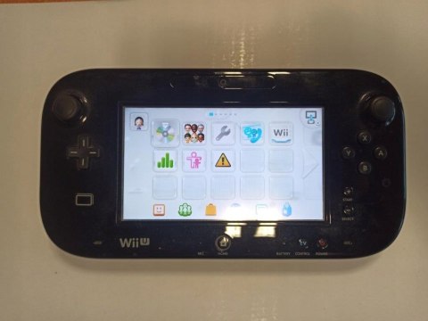KONSOLA NINTENDO WII U 32GB + GAMEPAD + OKABLOWANIE KONSOLA NINTENDO WII U 32GB + GAMEPAD + OKABLOWANIE