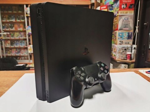 KONSOLA PLAYSTATION 4 SLIM 2TB !! 2016A + PAD + PUDEŁKO KONSOLA PLAYSTATION 4 SLIM 2TB !! 2016A + PAD + PUDEŁKO