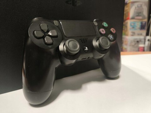 KONSOLA PLAYSTATION 4 SLIM 2TB !! 2016A + PAD + PUDEŁKO KONSOLA PLAYSTATION 4 SLIM 2TB !! 2016A + PAD + PUDEŁKO