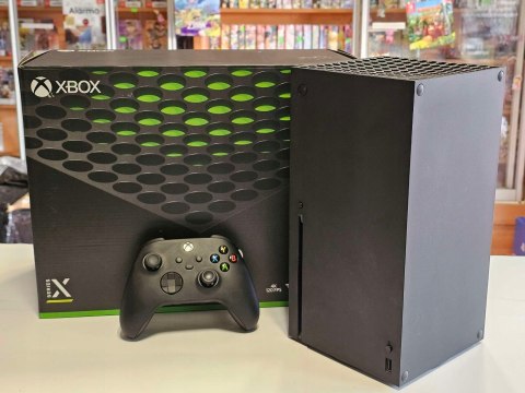 ZADBANA KONSOLA XBOX SERIES X 1TB Z NAPĘDEM + PAD + PUDEŁKO ZADBANA KONSOLA XBOX SERIES X 1TB Z NAPĘDEM + PAD + PUDEŁKO